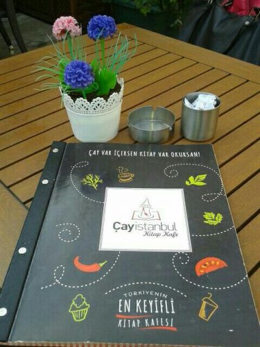 Çayİstanbul Kitap Kafe